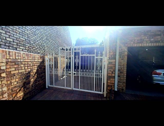 4 BEDROOM FREESTANDING FOR SALE IN ATLASVILLE